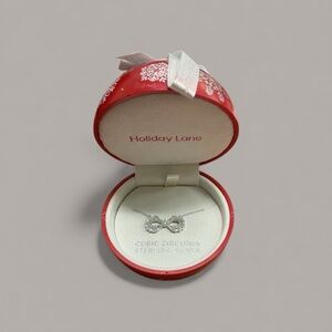 Holiday Lane Silver Necklace with Sparkling Stones​